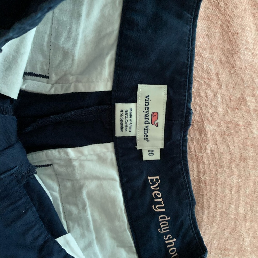 Navy blue vineyard vines shorts. Size 00